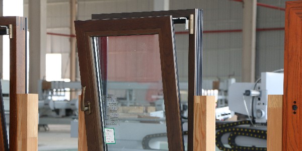 為什么你的隔音鋁包木門窗價(jià)格比別人的貴了