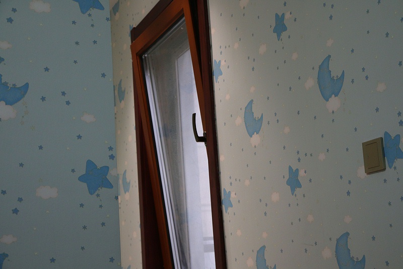 隔音鋁包木門窗臥室場景實(shí)拍