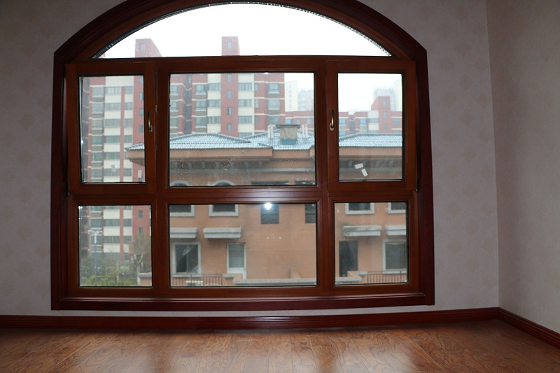 鋁包木門窗臥室實(shí)拍