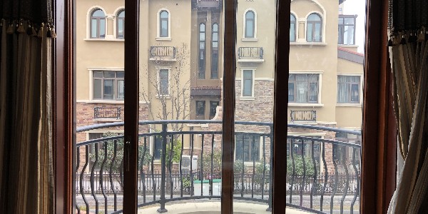 如何挑選高檔鋁包木提升推拉門-金堂木幫你支招