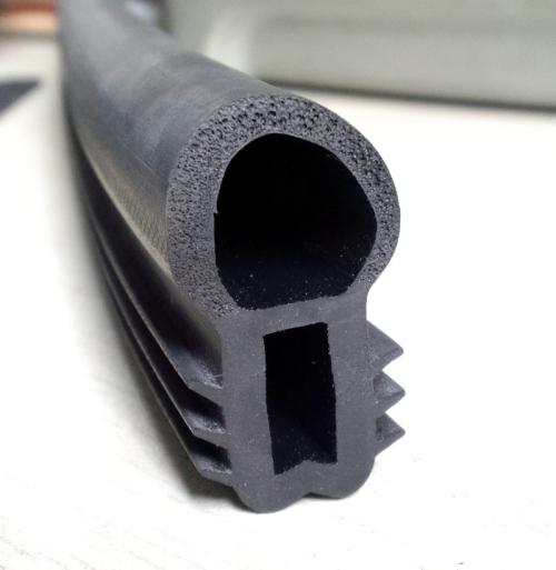 發(fā)泡式密封條